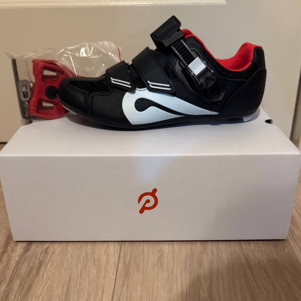 Peloton Cycling Shoes in Black with White size 37 BRAND NEW